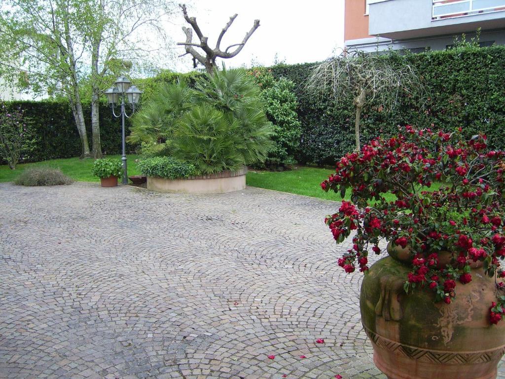 Villa Laura Cisterna di Latina Exterior foto